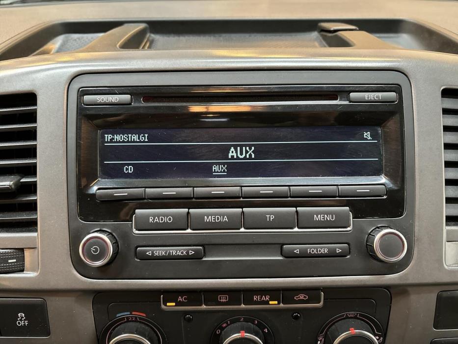 VOLKSWAGEN Caravelle 2012