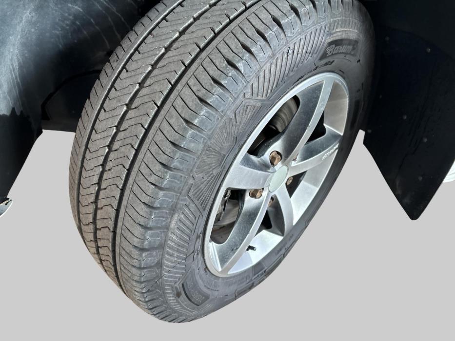 VOLKSWAGEN Caravelle 2012