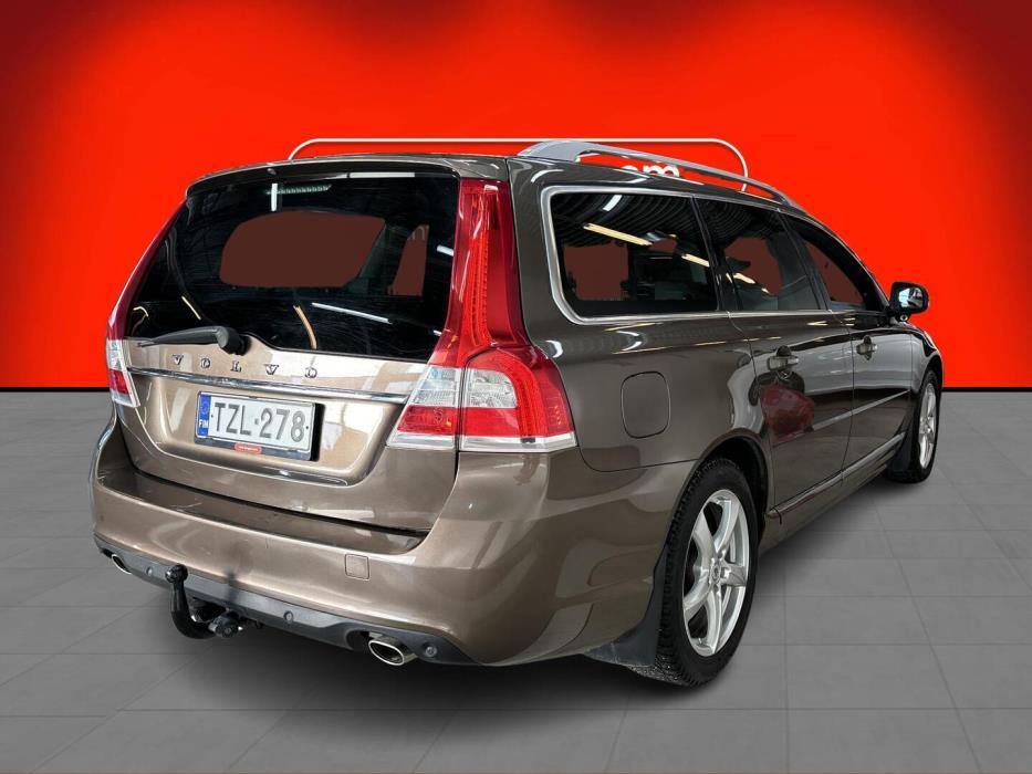VOLVO V70 2014