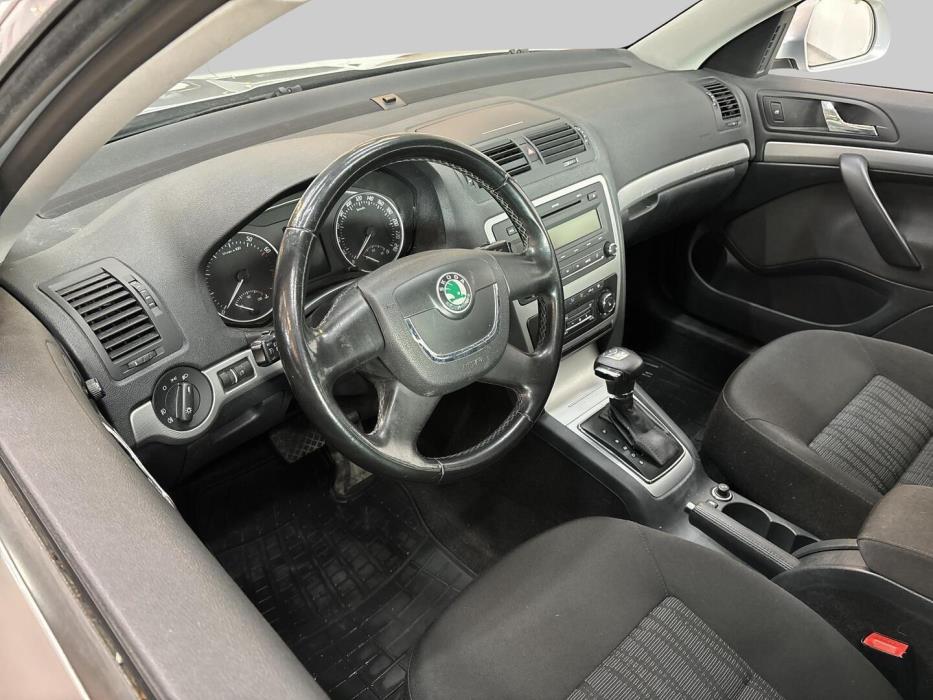 SKODA Octavia 2011