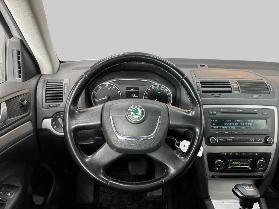 SKODA Octavia 2011