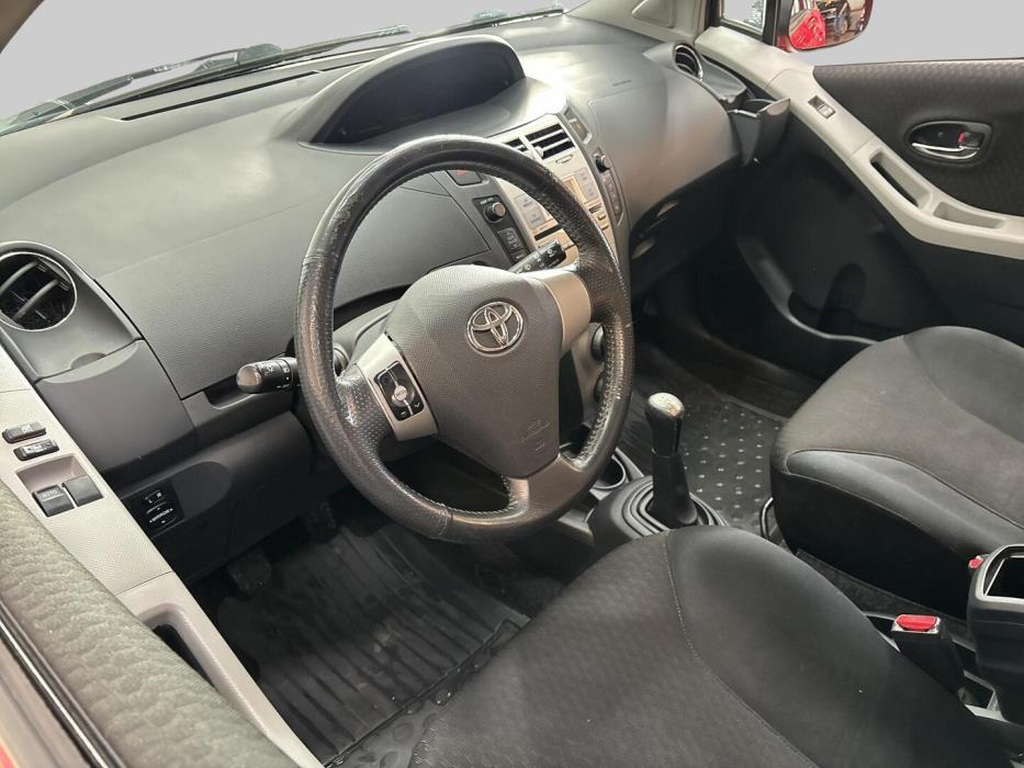 TOYOTA Yaris 2007