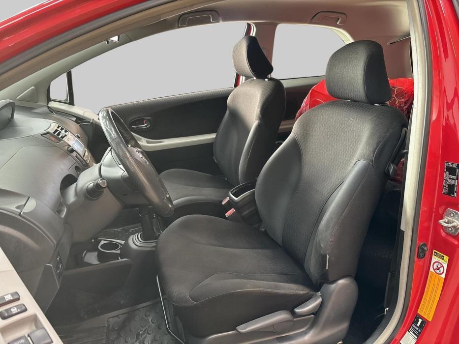 TOYOTA Yaris 2007