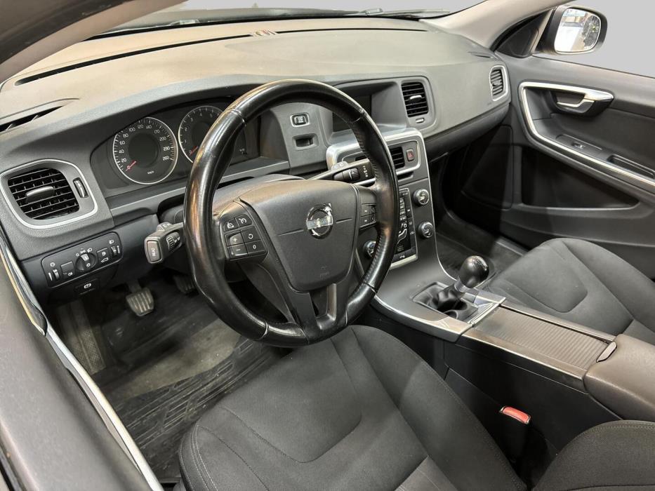 VOLVO V60 2011