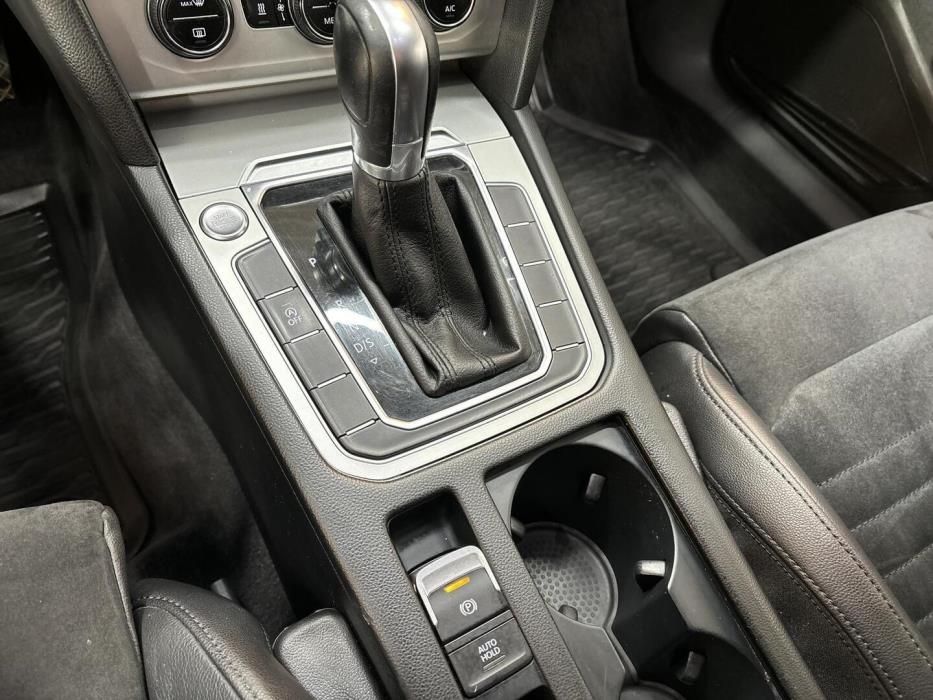 VOLKSWAGEN Passat 2016