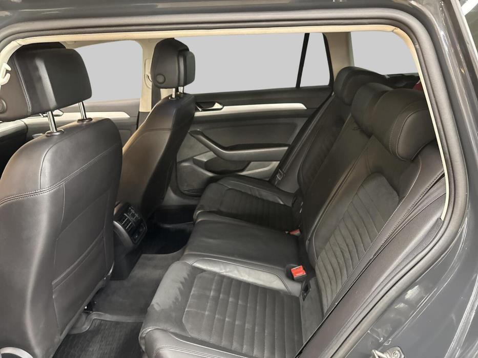 VOLKSWAGEN Passat 2016