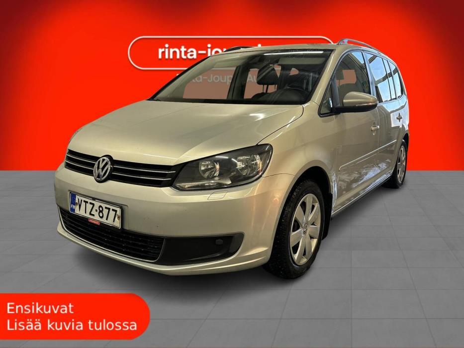 VOLKSWAGEN Touran 2012