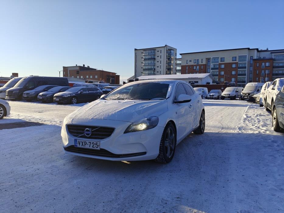 VOLVO V40 2014