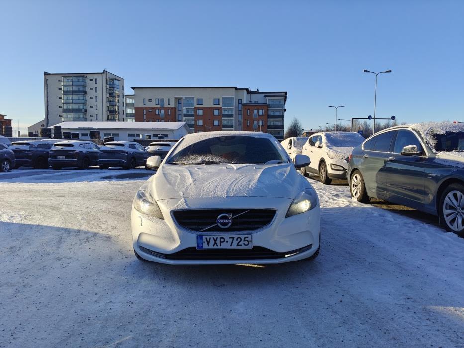 VOLVO V40 2014