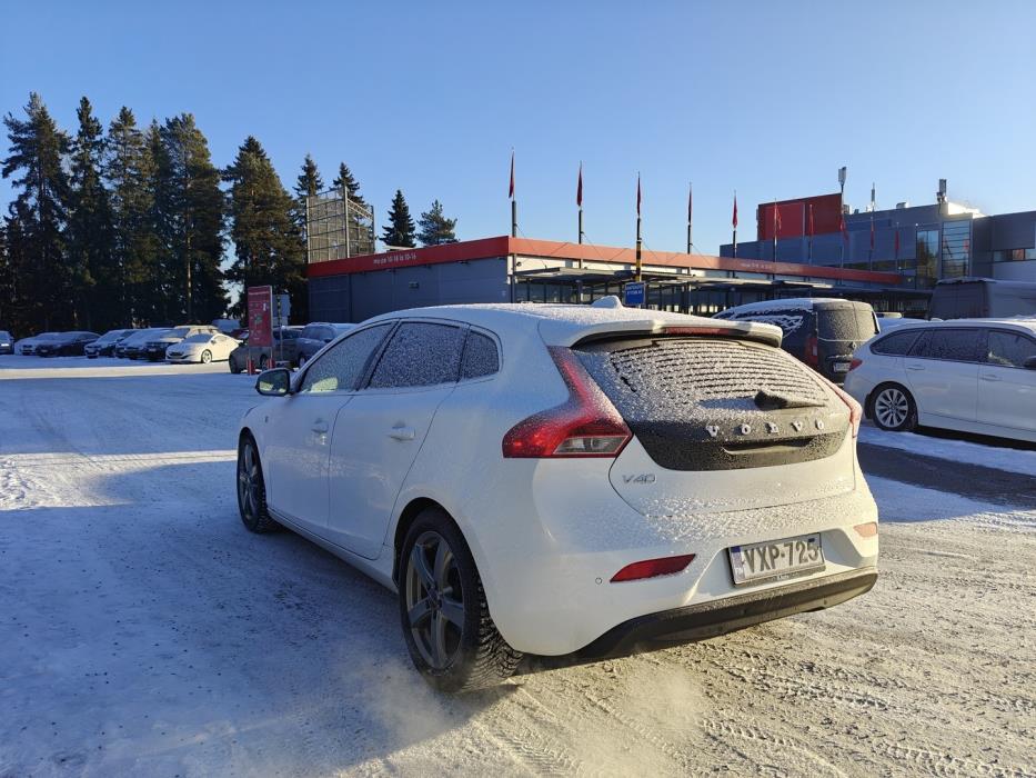 VOLVO V40 2014