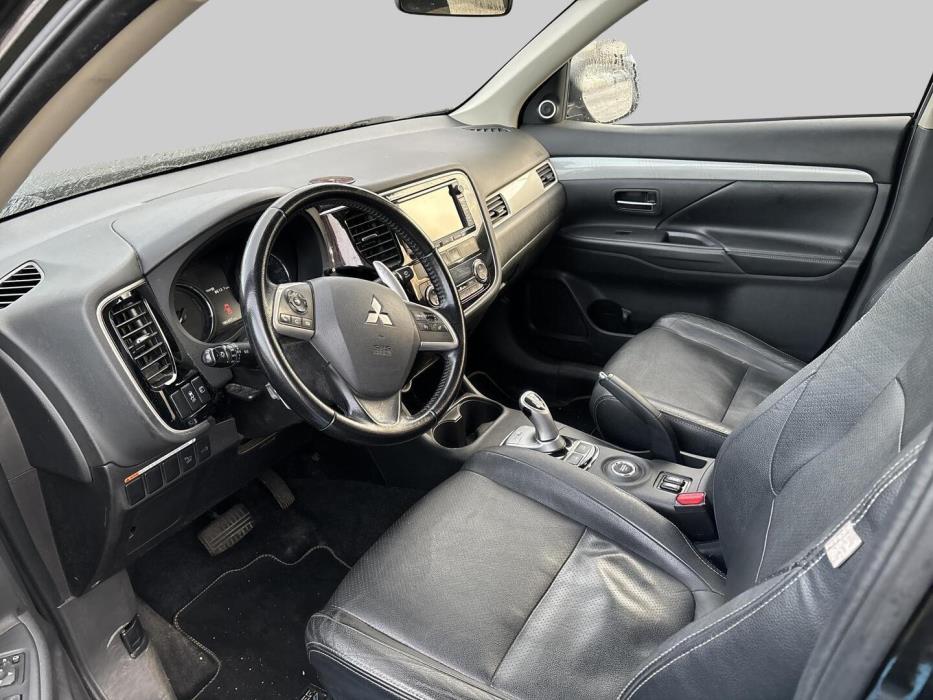 MITSUBISHI Outlander PHEV 2014