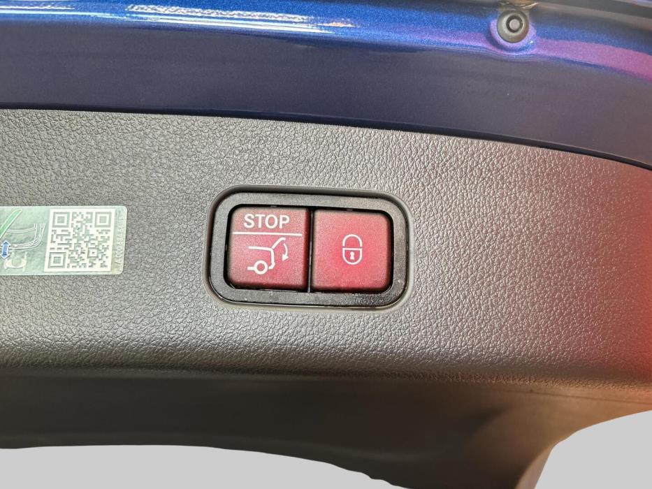 MERCEDES-BENZ GLC 2023
