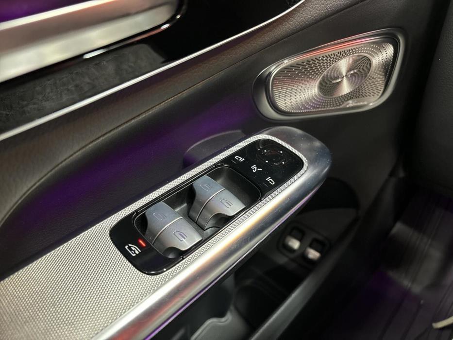 MERCEDES-BENZ GLC 2023