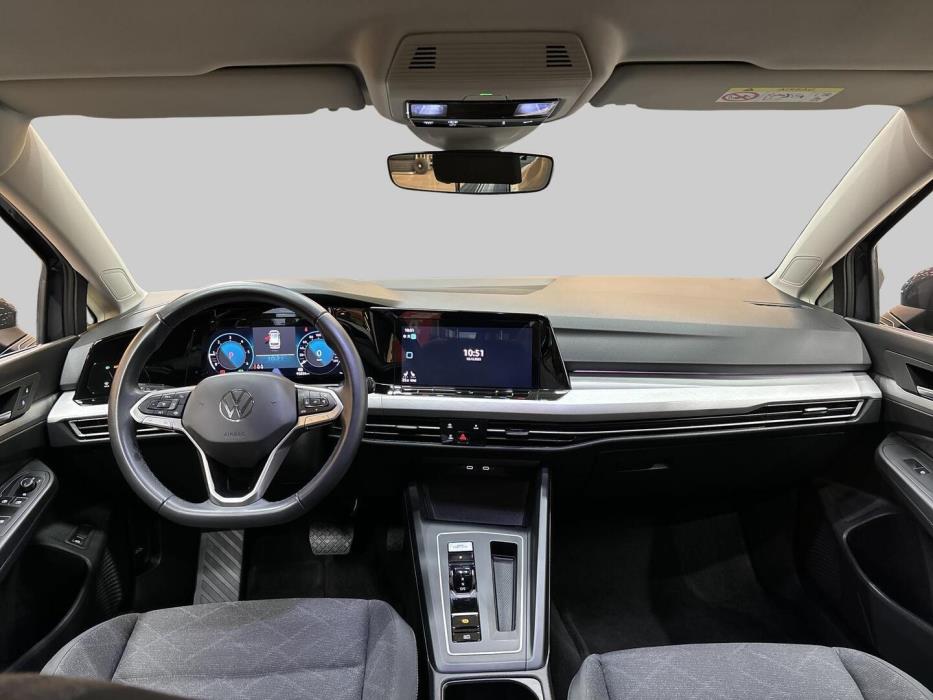 VOLKSWAGEN Golf 2024