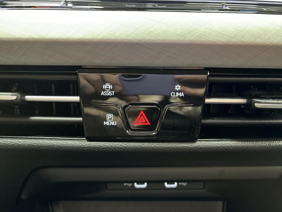 VOLKSWAGEN Golf 2024