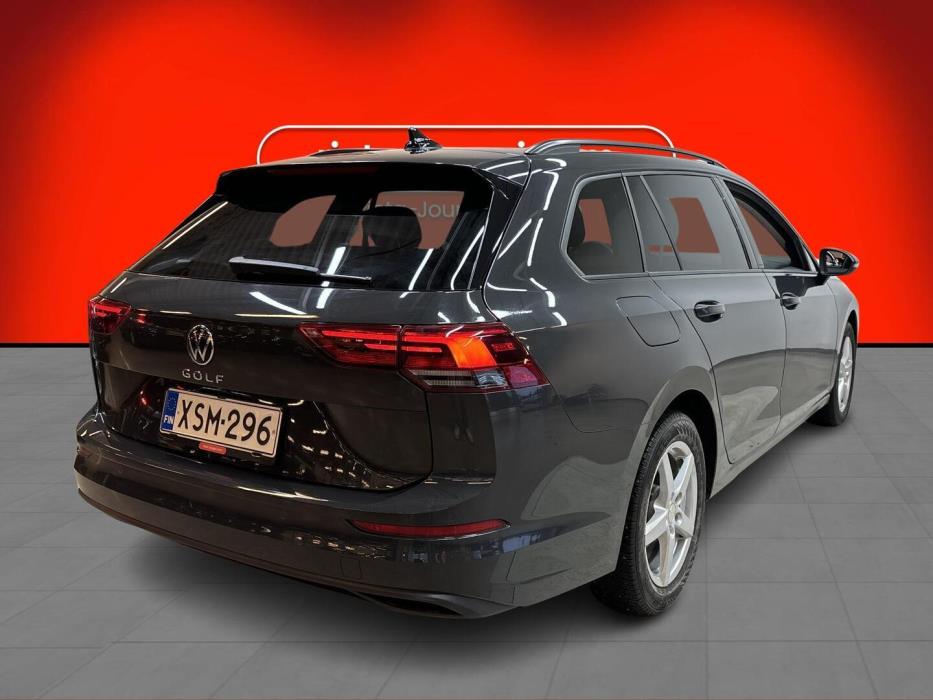 VOLKSWAGEN Golf 2024