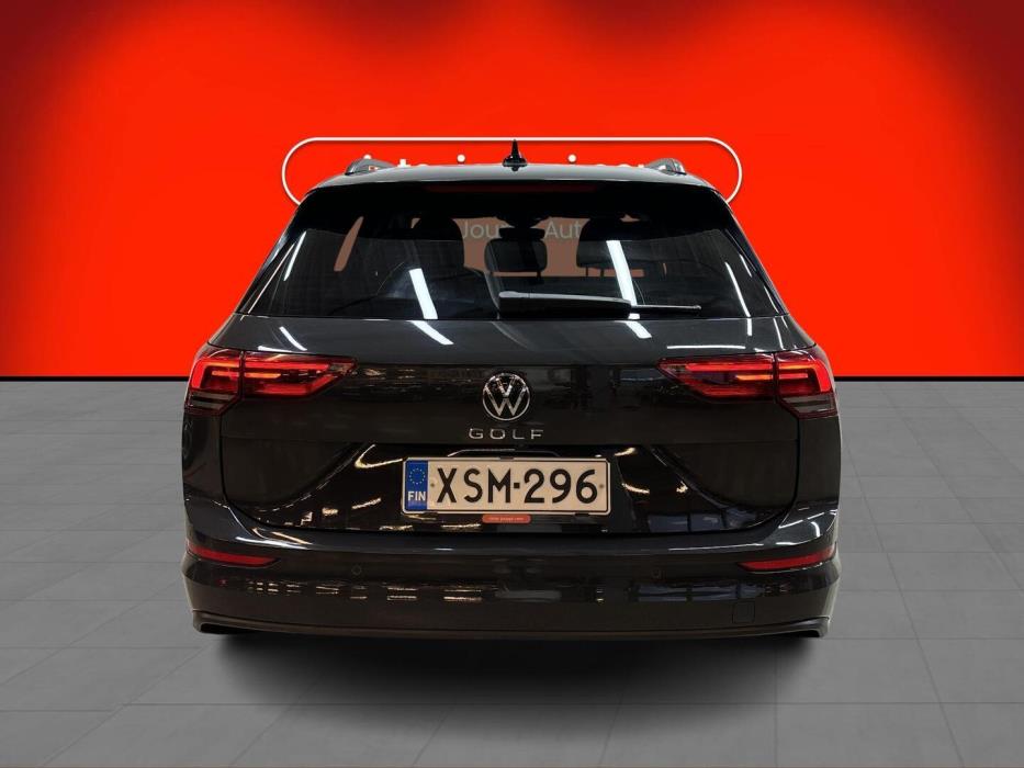 VOLKSWAGEN Golf 2024