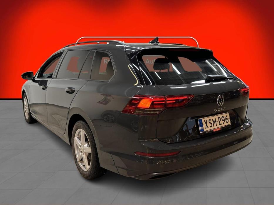 VOLKSWAGEN Golf 2024