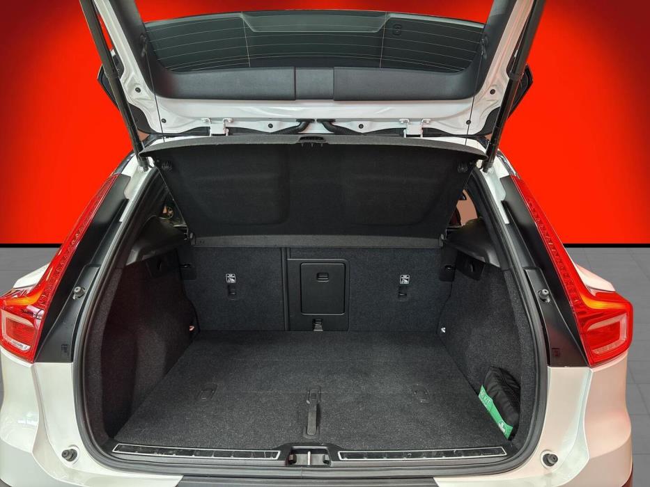 VOLVO XC40 2022