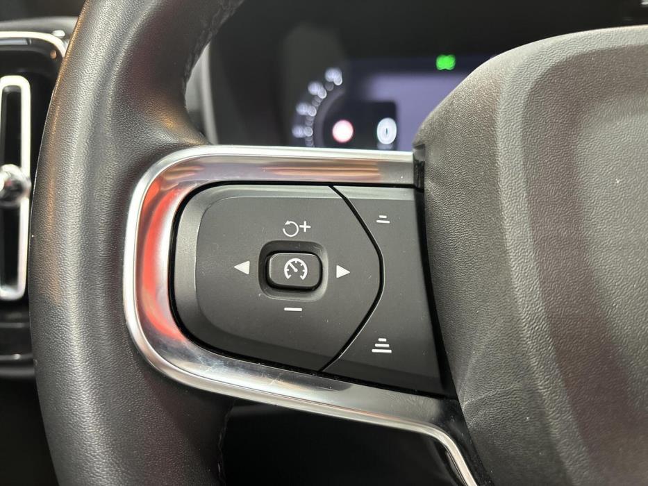 VOLVO XC40 2022