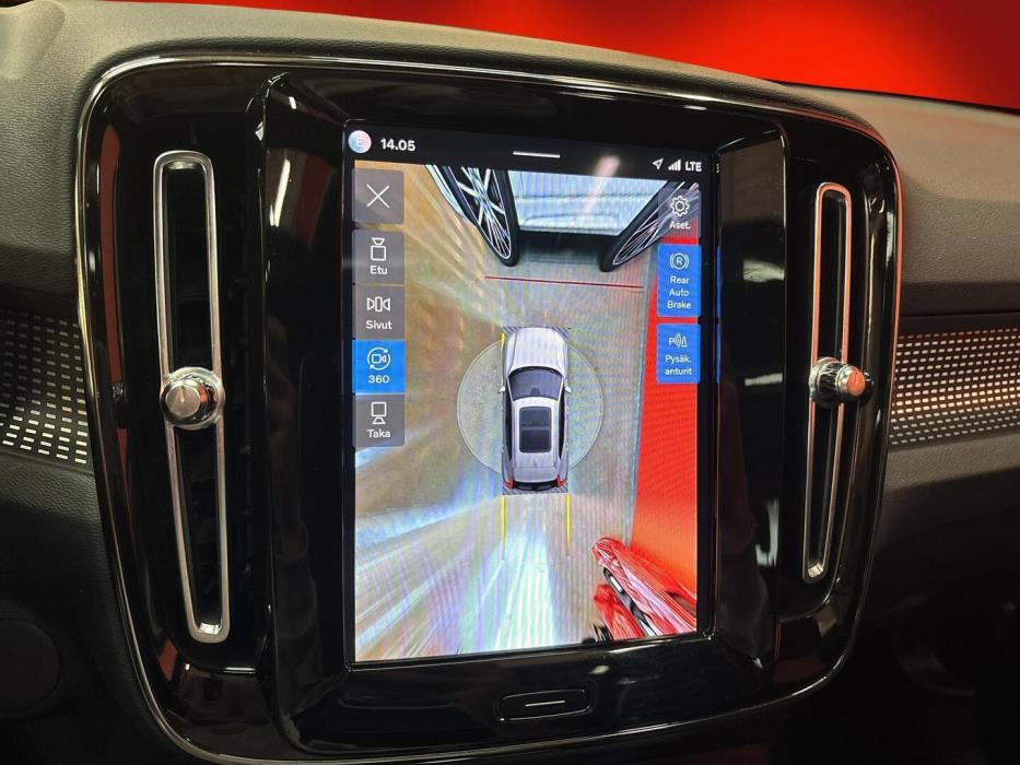 VOLVO XC40 2022