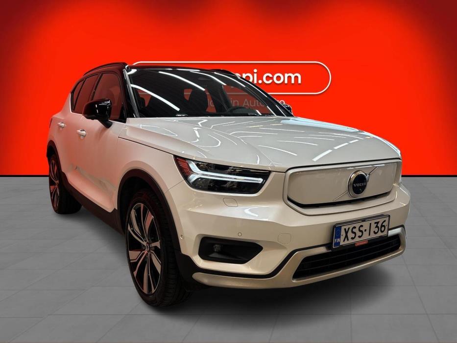 VOLVO XC40 2022