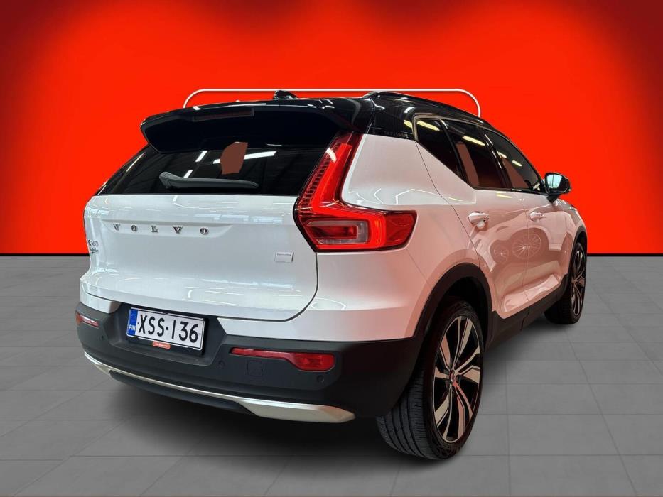VOLVO XC40 2022