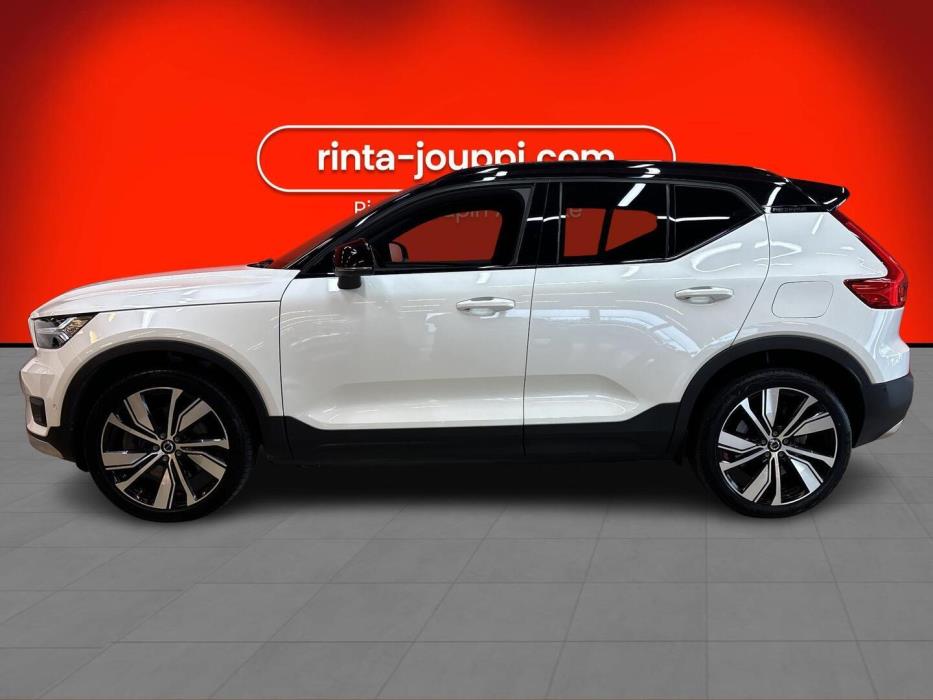 VOLVO XC40 2022