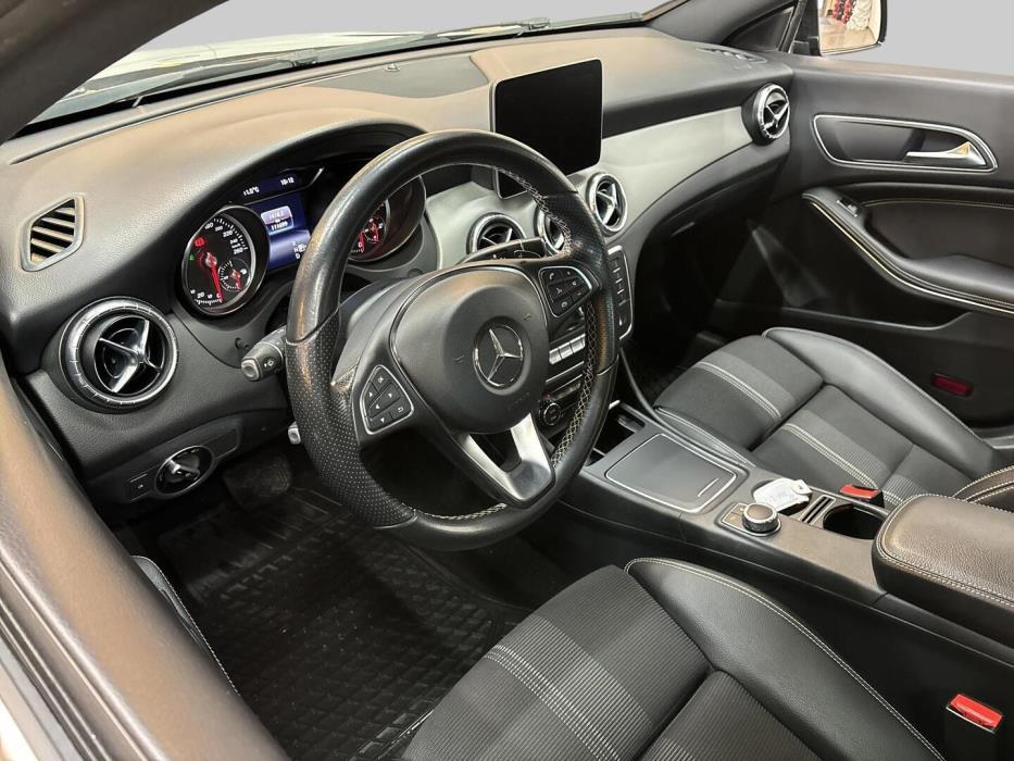 MERCEDES-BENZ CLA 2018