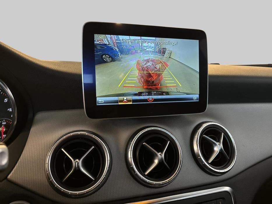 MERCEDES-BENZ CLA 2018