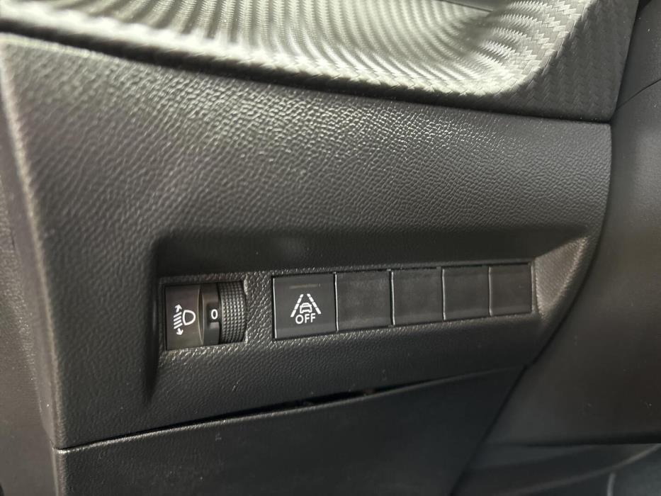 PEUGEOT 2008 2023