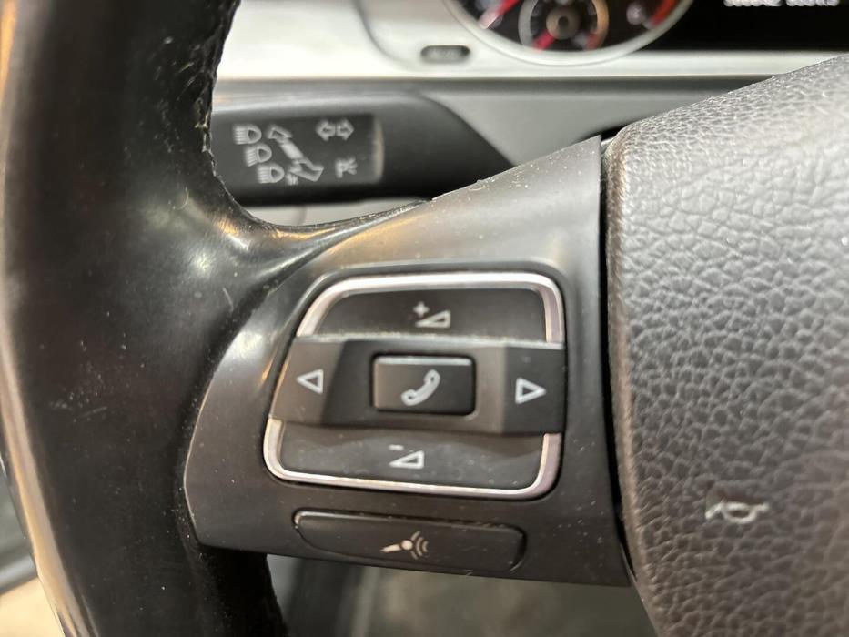 VOLKSWAGEN Passat 2014