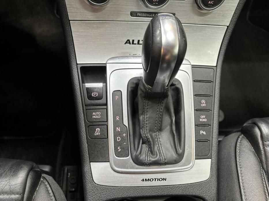 VOLKSWAGEN Passat 2014