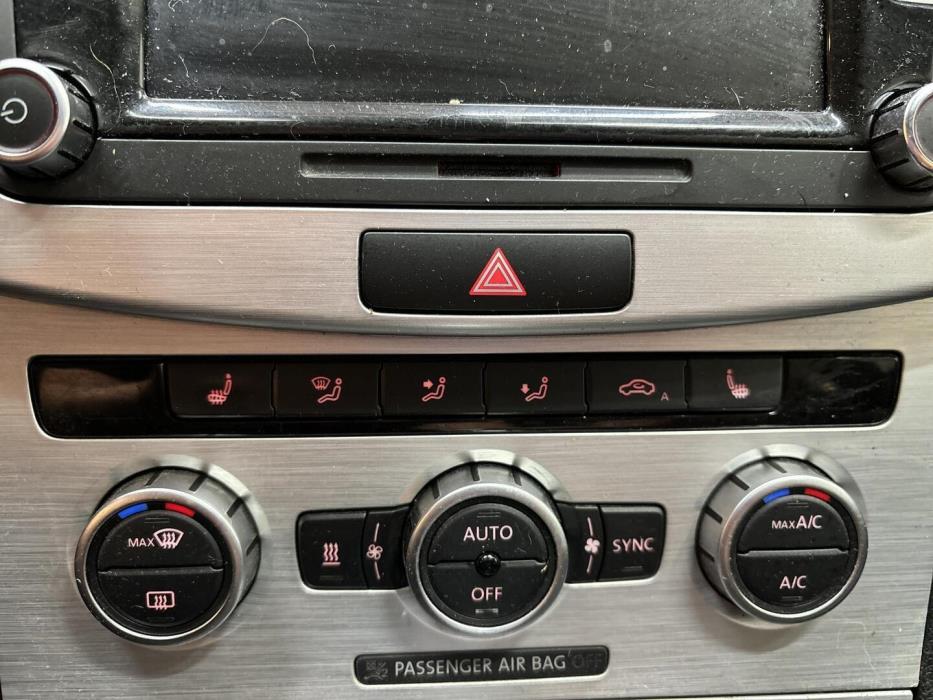 VOLKSWAGEN Passat 2014