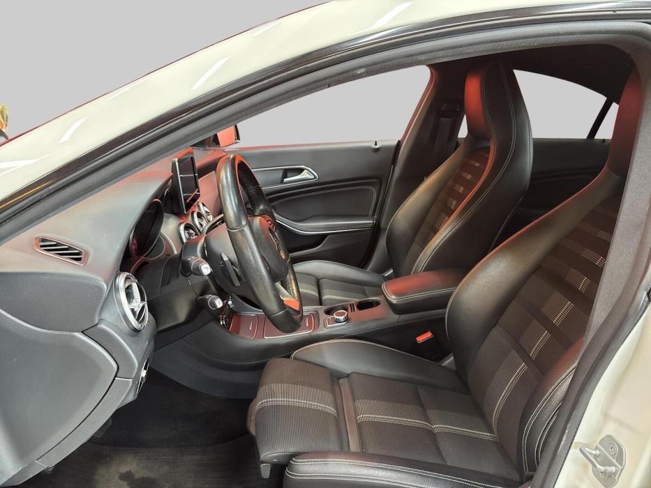 MERCEDES-BENZ CLA 2017