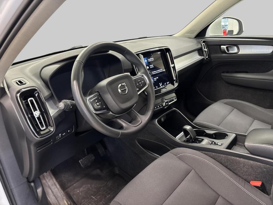 VOLVO XC40 2022