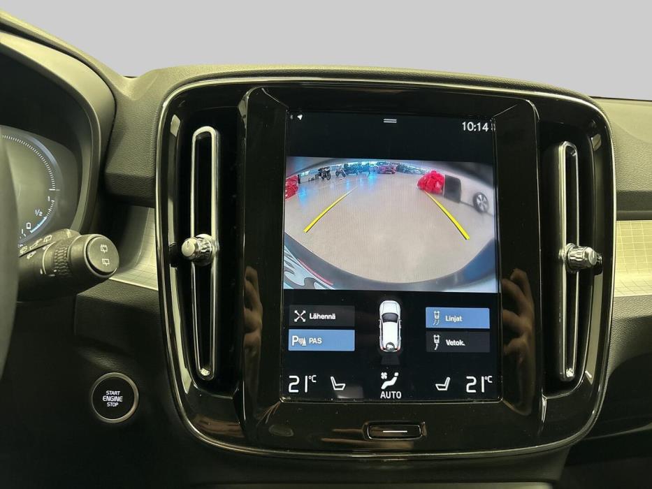 VOLVO XC40 2022