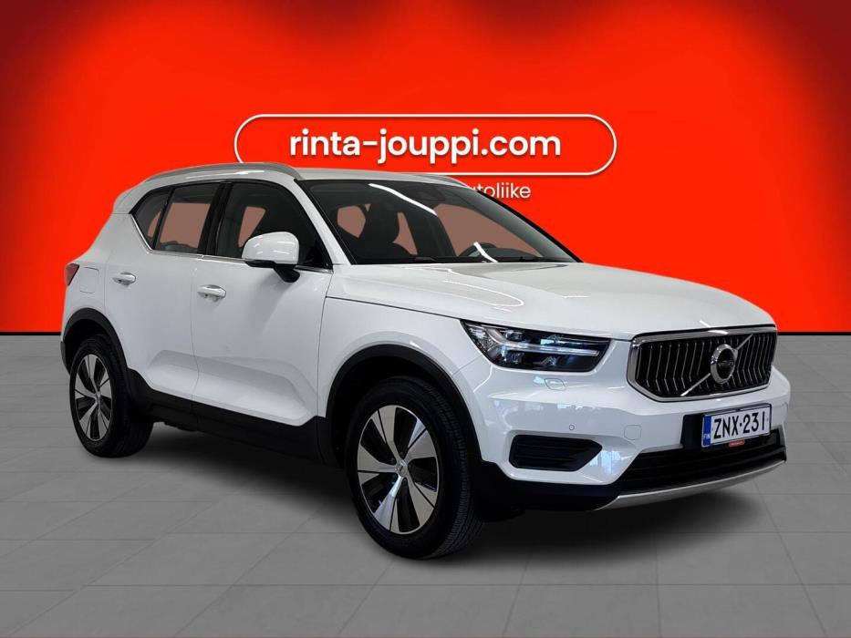 VOLVO XC40 2022