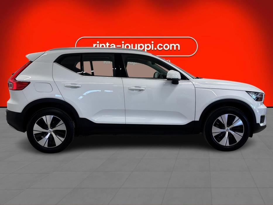 VOLVO XC40 2022