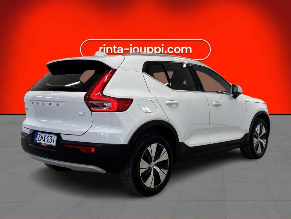 VOLVO XC40 2022