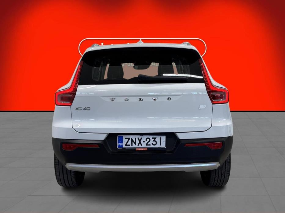 VOLVO XC40 2022
