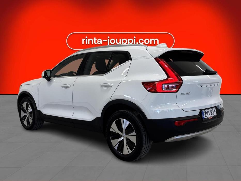 VOLVO XC40 2022