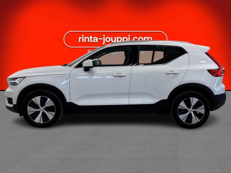 VOLVO XC40 2022