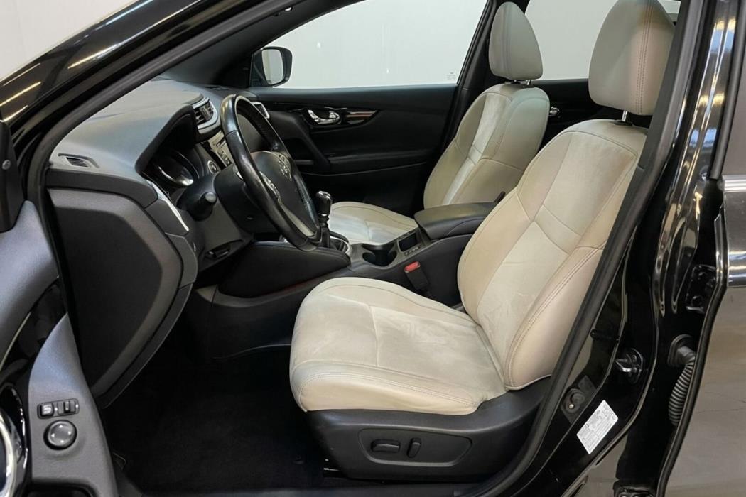 NISSAN QASHQAI 2017