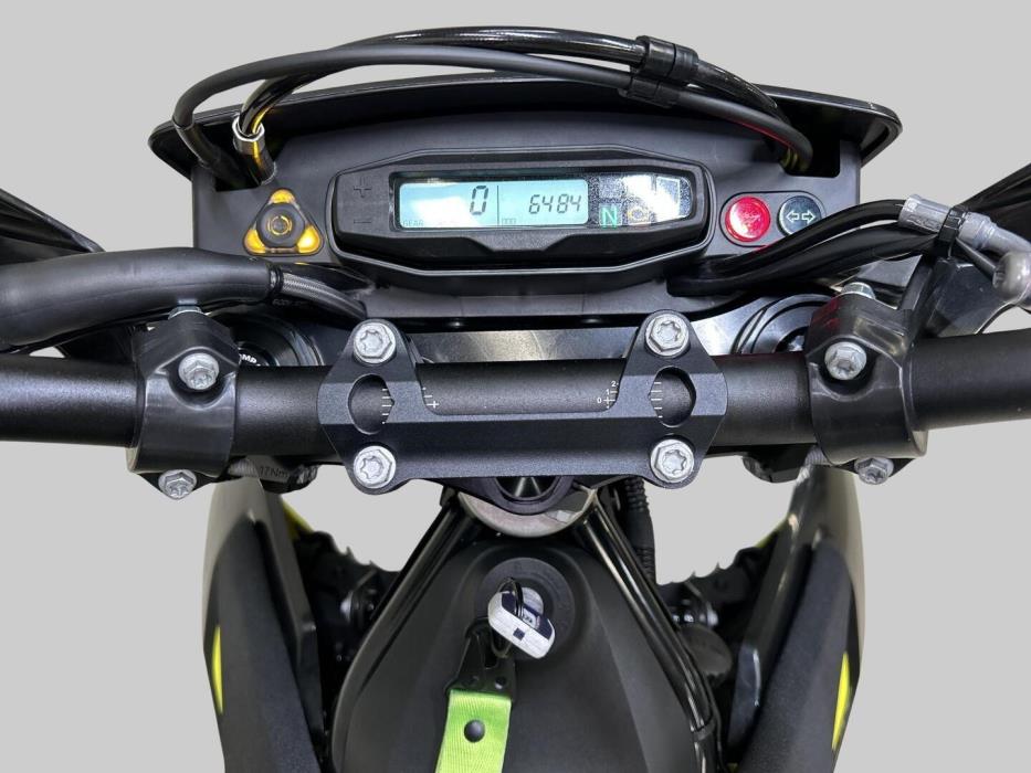 HUSQVARNA 701 2024