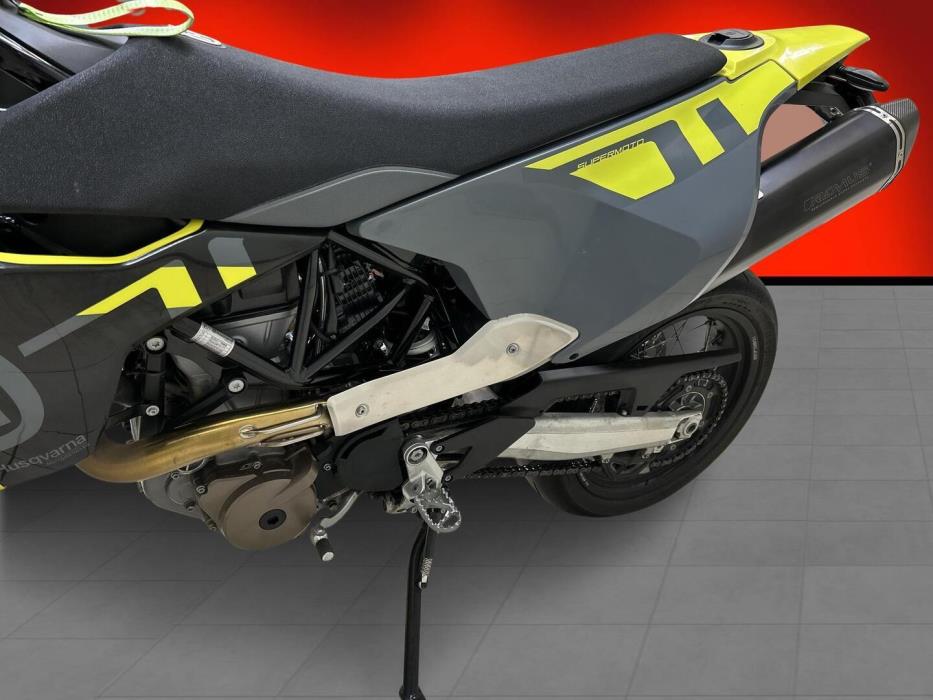 HUSQVARNA 701 2024