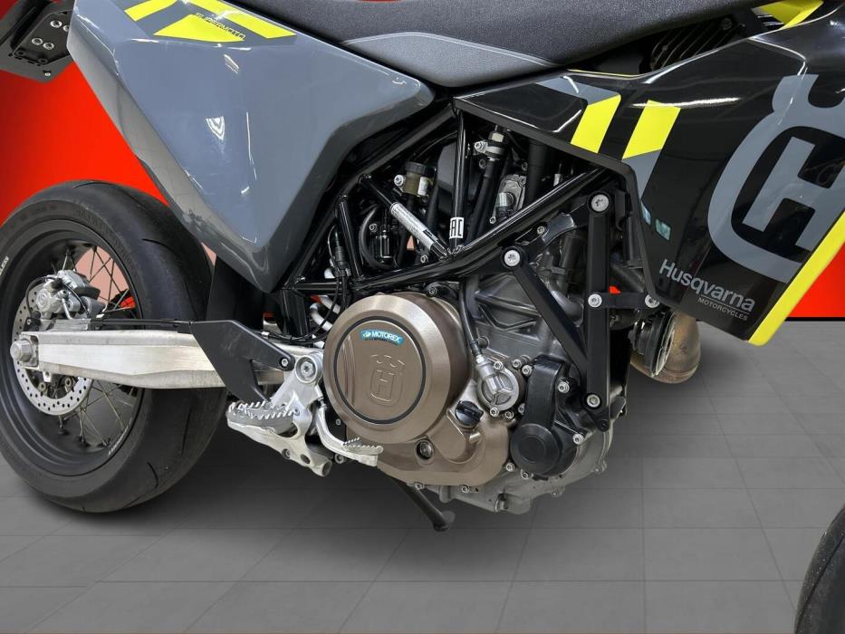 HUSQVARNA 701 2024