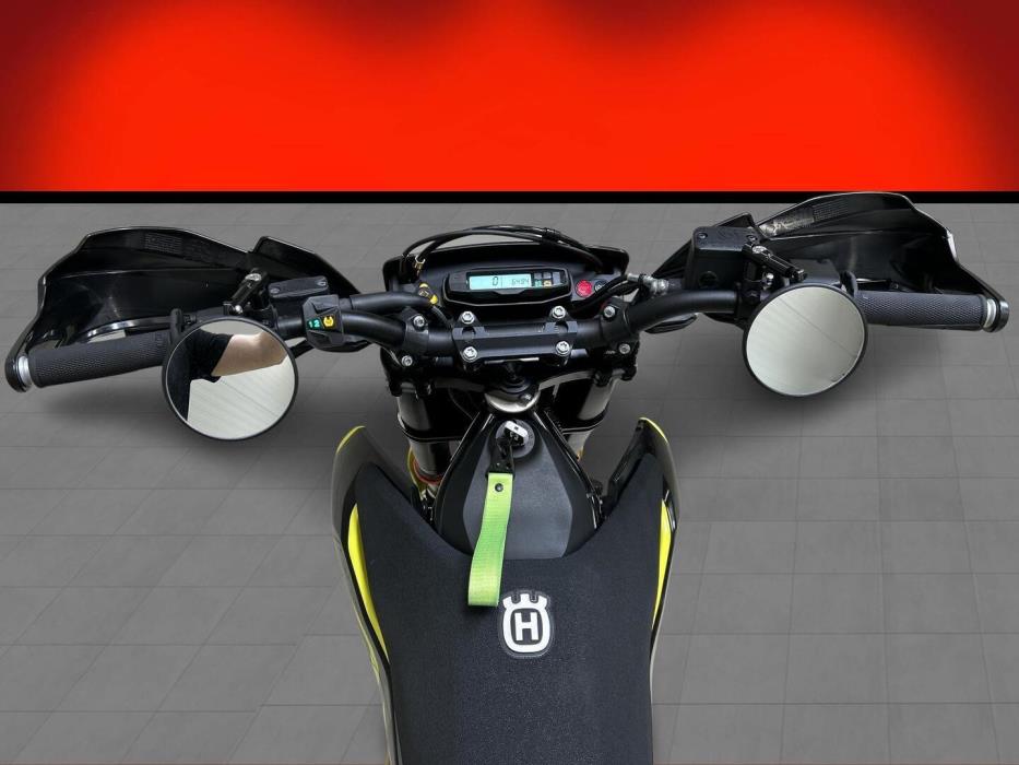 HUSQVARNA 701 2024