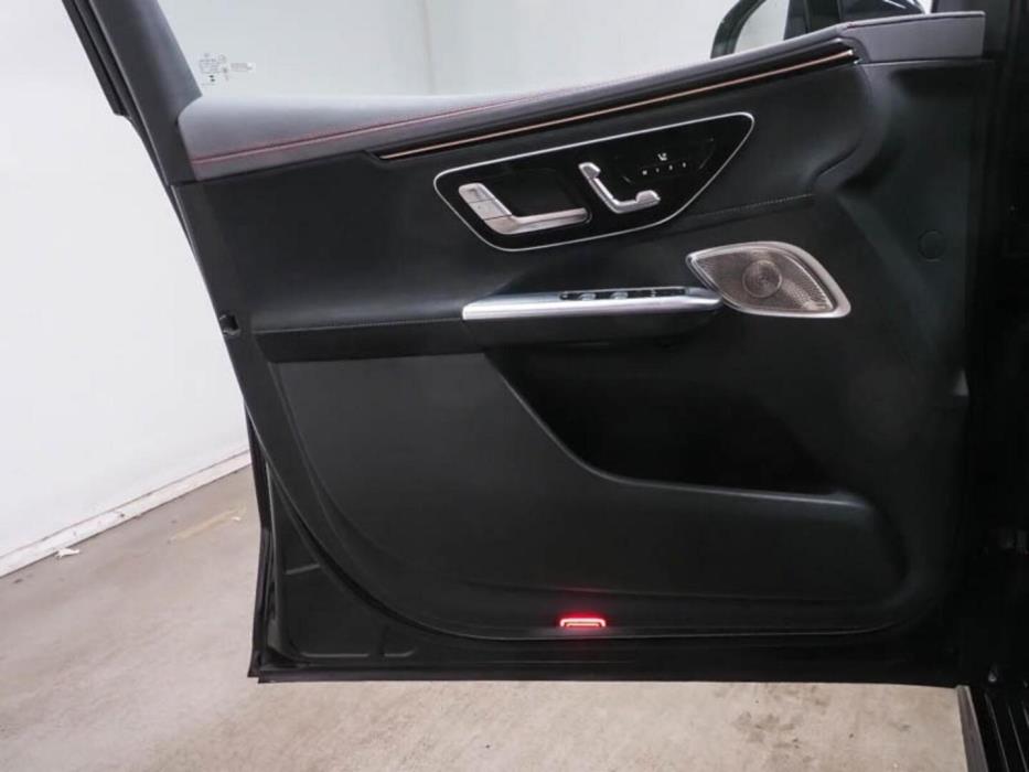 MERCEDES-BENZ EQE SUV 2024