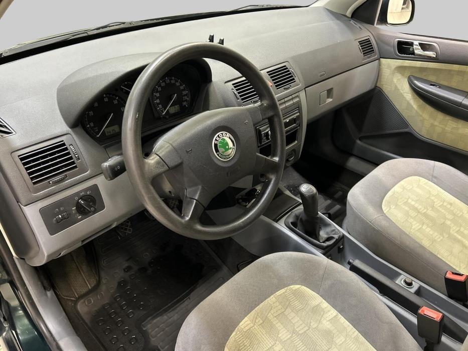 SKODA Fabia 2001